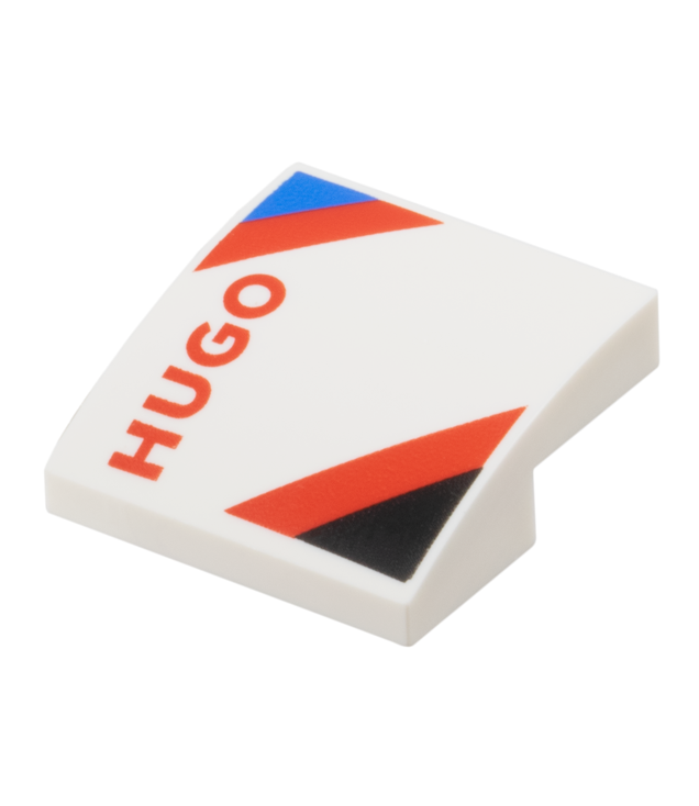 LEGO - Helling, gebogen 2 x 2 x 2/3 met zwarte en blauwe driehoeken, rode 'HUGO'-tekst en diagonale strepen – linkerkant - White | N