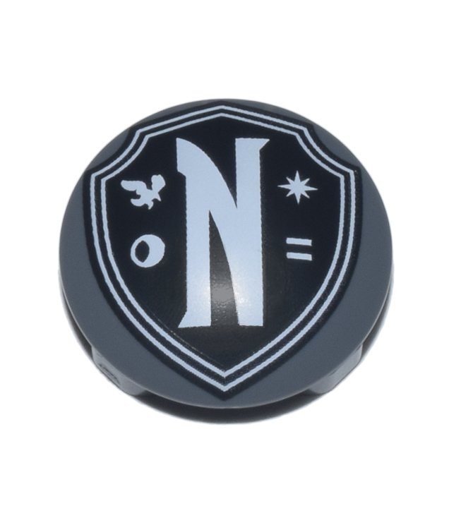 LEGO - Plaat, rond 2 x 2 met afgeronde onderkant (bootnop) met zwart Nevermore Academy-schild met witte rand, letter N, raaf, maan, ster en gelijkteken - Dark Bluish Gray | N