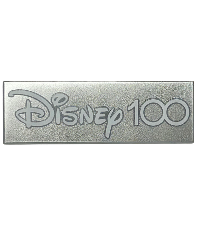 LEGO - Tegel 2 x 6 met witte 'Disney 100'-opdruk op zilveren achtergrond - Light Bluish Gray | N