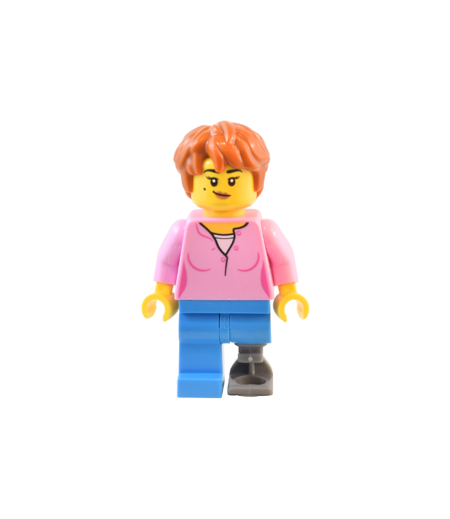 LEGO - Bezoeker natuurhistorisch museum – vrouw, felroze shirt, donkerblauwe benen met prothese, donkeroranje dik warrig haar - | N