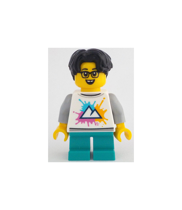 LEGO - Kind - jongen, wit shirt met berglogo, donker-turquoise korte benen, zwart golvend haar, bril - | N