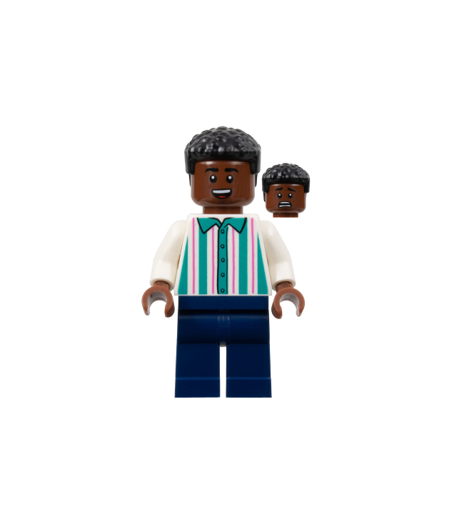 LEGO - Voetbalsupporter - wit shirt met donker-turquoise en donkerroze strepen, donkerblauwe benen, zwart haar - | N