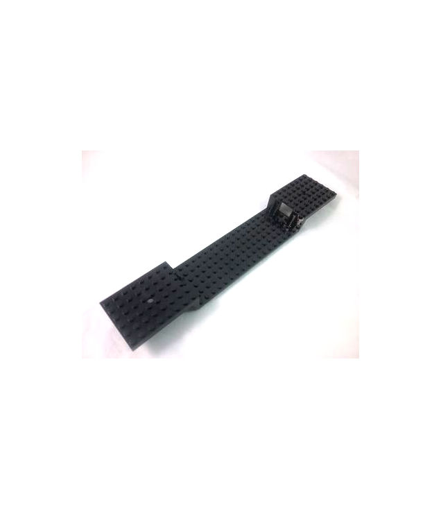 LEGO - Treinbasis 6 x 34 gesplitst niveau met buizen onderaan en gat aan elk uiteinde (Vintage jaren ’90 onderdeel) - Black | N