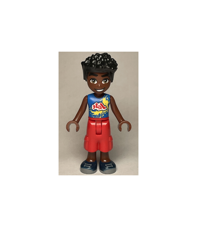 - Friends Zac – blauw shirt met rode symbolen en gele vlekken, rode driekwartbroek, donkerblauwe schoenen - (Not Applicable) | N