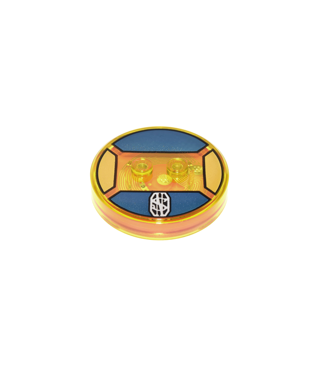  - Dimensions-speeltag 4 x 4 x 2/3 met 2 noppen en transparant-oranje onderkant met zilveren 'NS'-monogram op donkerblauwe achtergrond­patroon (Newt Scamander) - Trans-Yellow | N